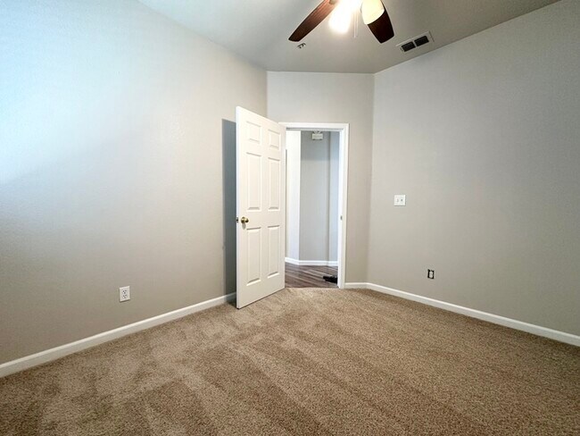 Building Photo - Rosevilles desirable Highland Reserve neighborhood