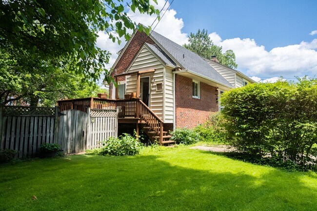 Building Photo - 10000 Kinross Ave