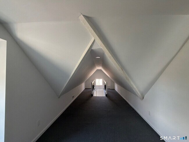 Building Photo - 316 W Main St