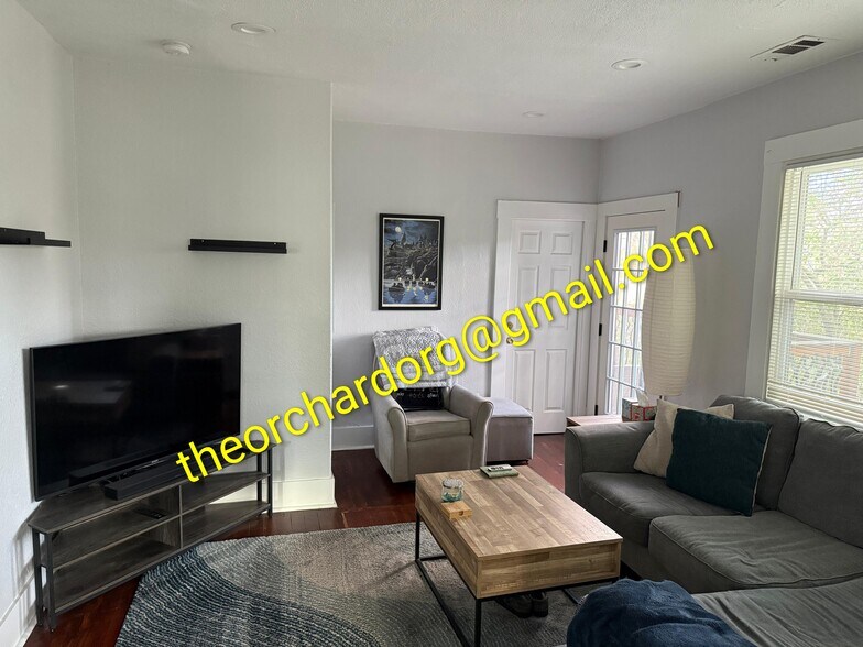 Living room - 3314 6th Avenue