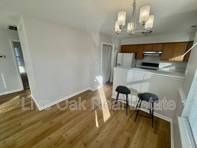 Building Photo - 1562 Indiana Ave