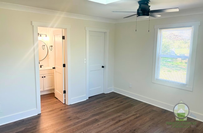 Building Photo - 904 Staunton Bridge Rd