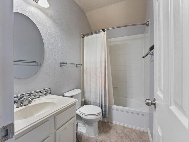 Building Photo - 9204 Lockhart Dr