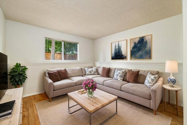 Building Photo - Beautiful 3 bed 2 bath Highlands Ranch Home!