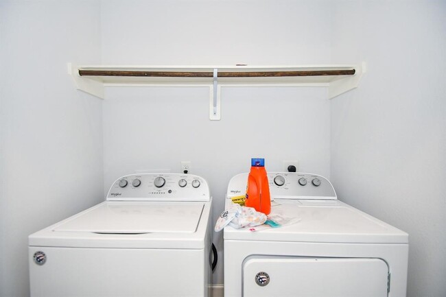 Building Photo - 703 Link Rd