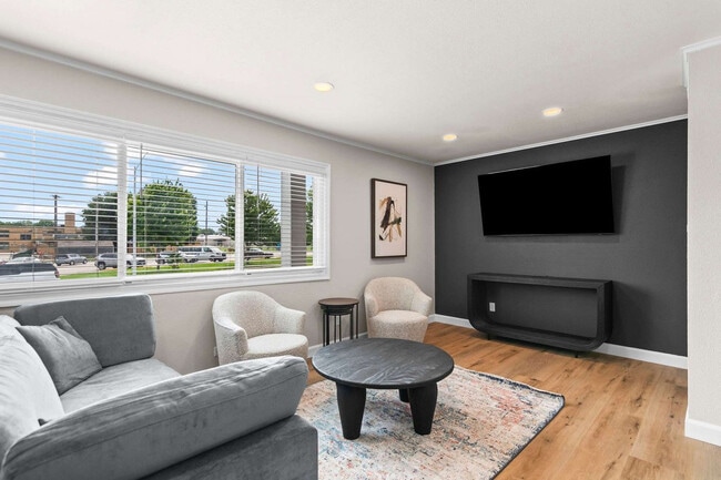 Building Photo - 2309 Cherry Hills Dr