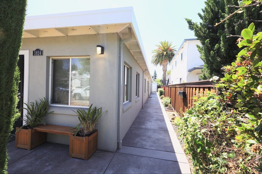 Building Photo - 1824 62nd St