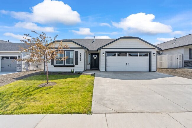 Building Photo - 16730 Suffolk Ave