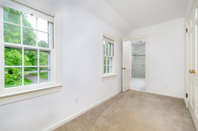 Building Photo - 6 Baldwin Pl