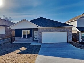 Building Photo - 312 W 3rd St