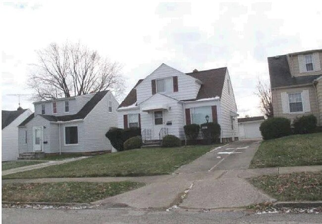Building Photo - 18312 Edinboro Ave