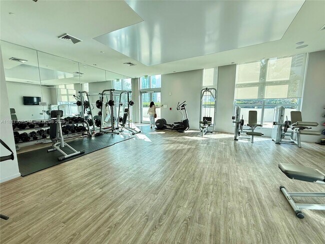 Building Photo - 1100 S Miami Ave