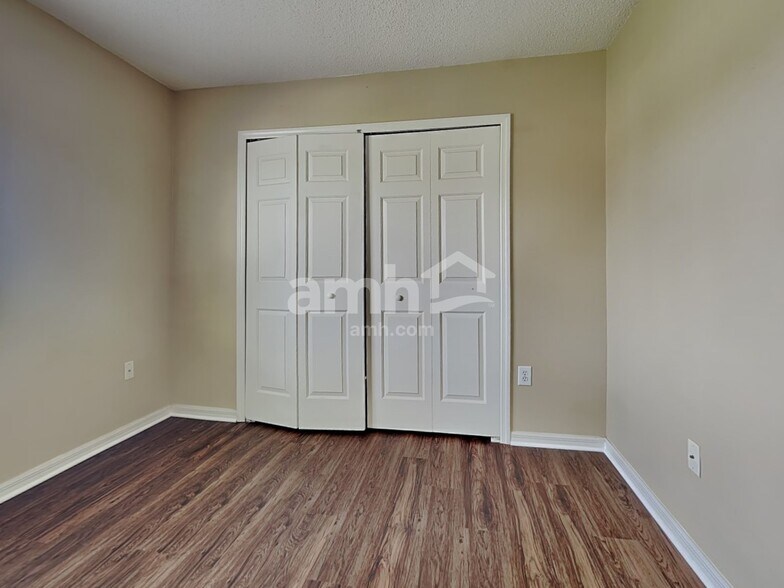 Building Photo - 12613 Longcrest Dr