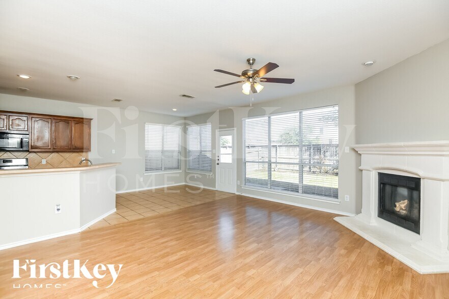 Building Photo - 6321 Melanie Dr