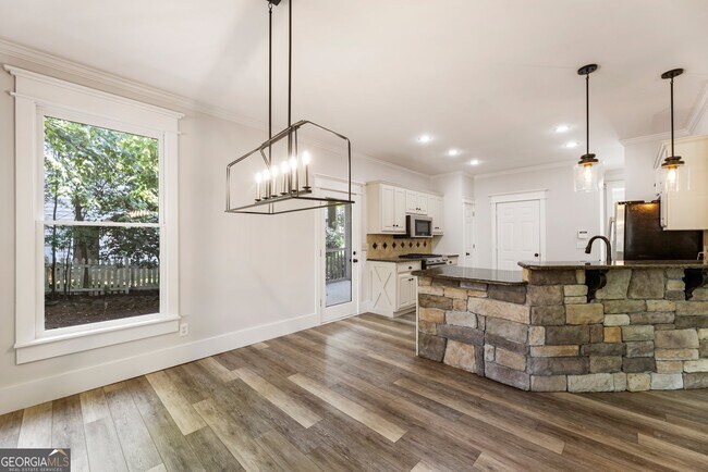 Building Photo - 330 Summerlin Dr