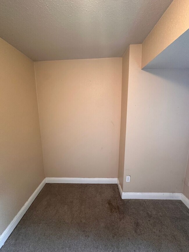 Building Photo - Bungay 22nd Ave Apartments - UW