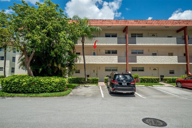 Building Photo - 820 S Hollybrook Dr