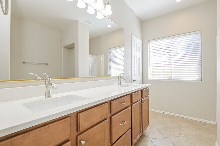 Building Photo - 14430 S Camino Tierra Monte