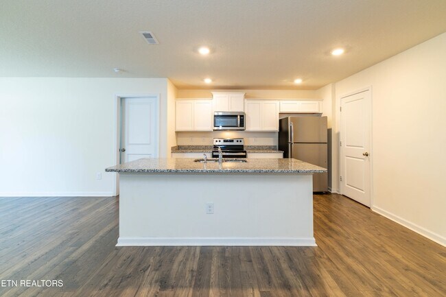 Building Photo - 7452 Game Bird St