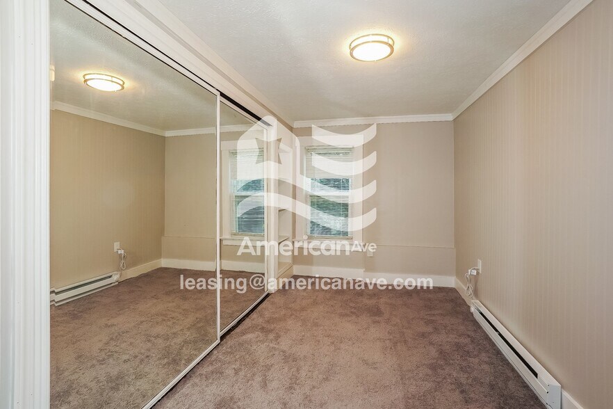 Building Photo - 939 Walnut St