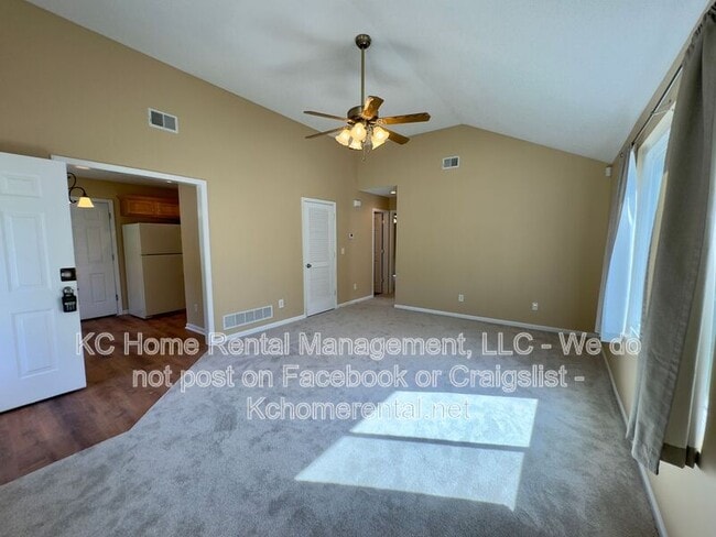 Building Photo - 8643 Melrose St