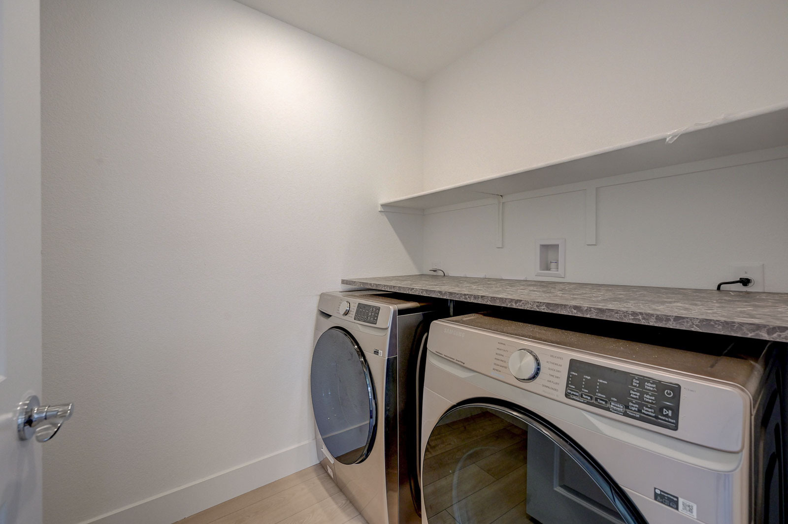 Building Photo - 5927 W Frias Ave