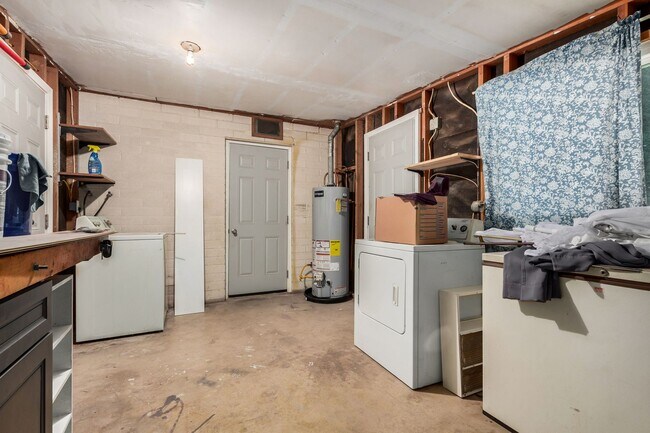 Building Photo - Charming Updated 3 Bed/2 Bath Home in North Central Phoenix