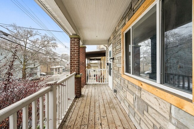 Building Photo - 410 Lorenz Ave