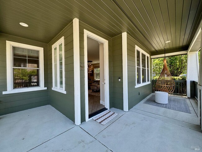 Building Photo - 33 Lande Way
