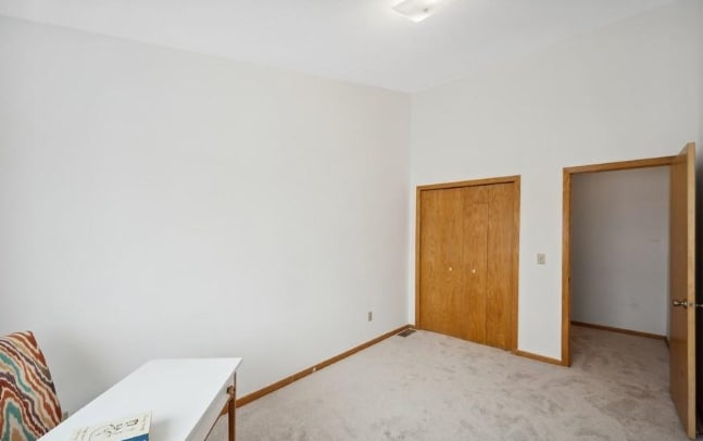2nd bed or office - 2240 Ranchview Ln N