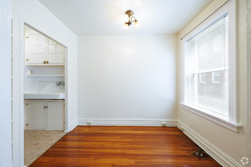 Studio - 425SF - Dining Room - Toronto Parcade Apartments
