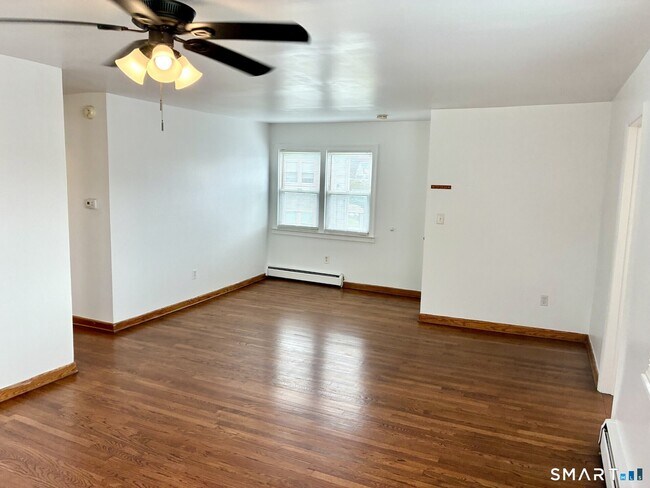 Building Photo - 658 Beechmont Ave