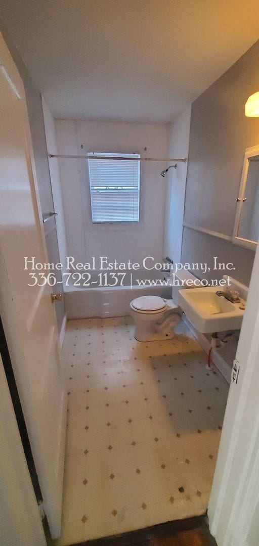 Building Photo - 421 E Twenty-Seventh St