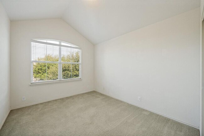Building Photo - 3500 Savage Springs Dr