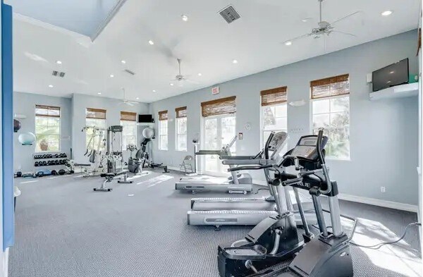 Building Photo - 2025 Bridgepointe Cir