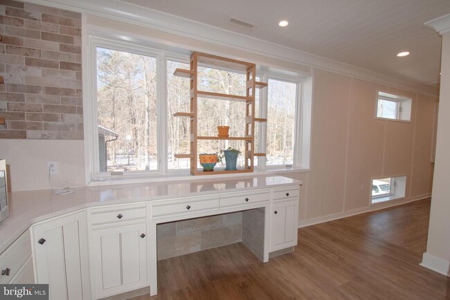 Building Photo - 7918 Bloomfield Rd