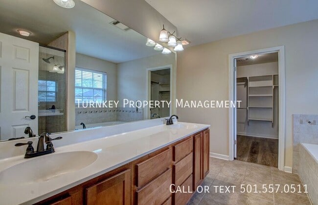 Building Photo - 13601 Stonehenge Cove