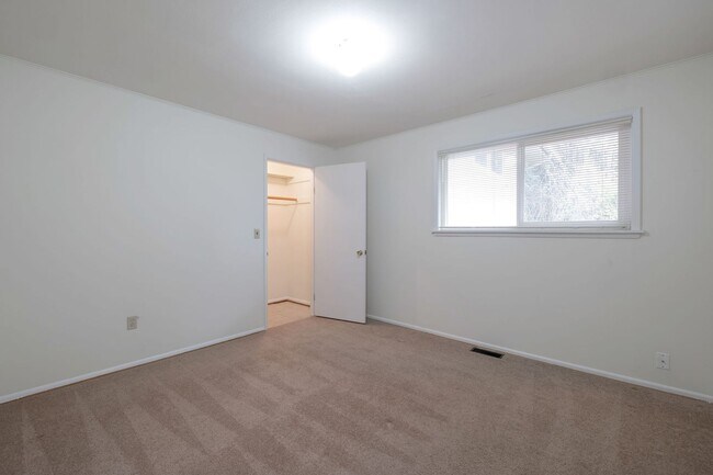 Building Photo - Seward Park