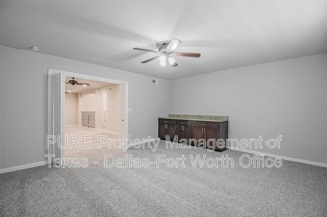 Building Photo - 3313 Country Club Rd