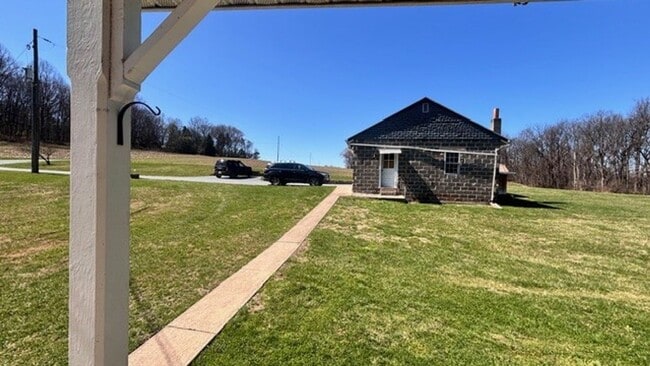 Building Photo - $1,600 Farmhouse Palmyra 4 bedroom 1.5 bath
