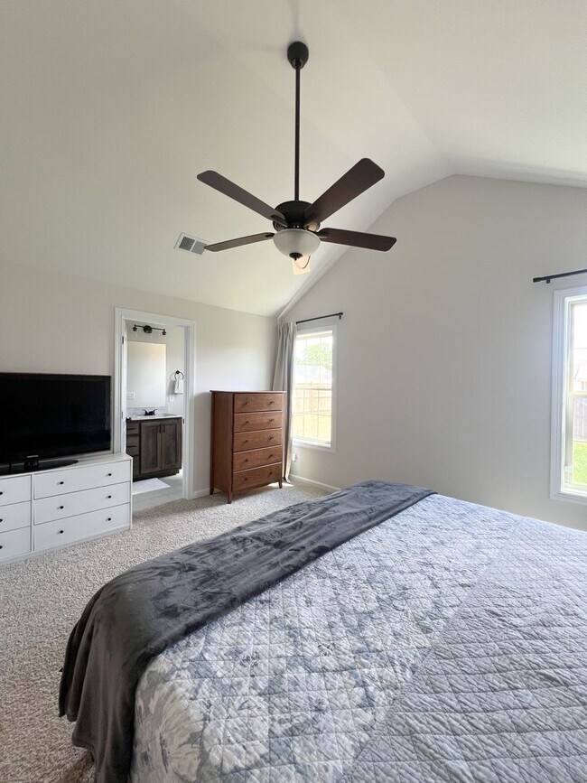 Building Photo - Charming Ranch-Style Home on a Large Corne...