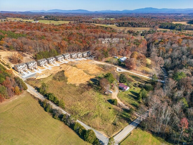 Building Photo - 381 Hungry Hollow Rd SE