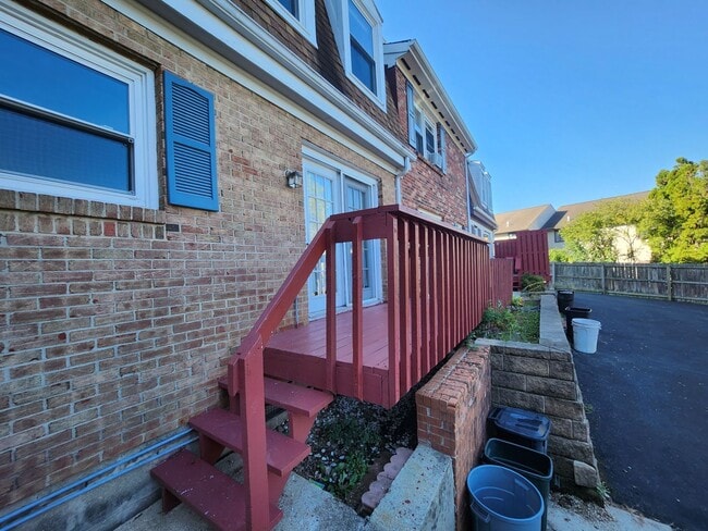 Building Photo - 7742 Brams Hill Dr