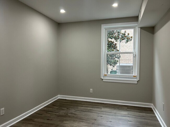 Building Photo - 2 Bd 2 Bath Condo in Shadowood Ready for M...
