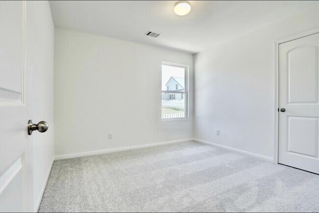 Building Photo - 351 Red Clover