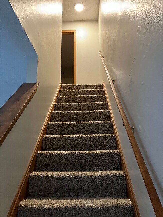 Building Photo - 1205 Bunker Hill Ct
