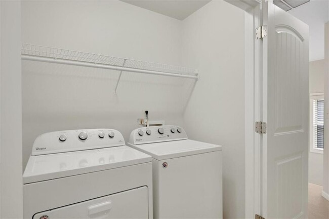 Building Photo - 212 Madison Ave