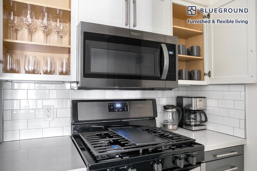 Building Photo - 7225 Crescent Prk W