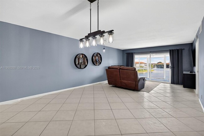 Building Photo - 13100 SW 11th Ct