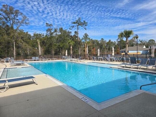 Building Photo - 190 Turpentine Dr